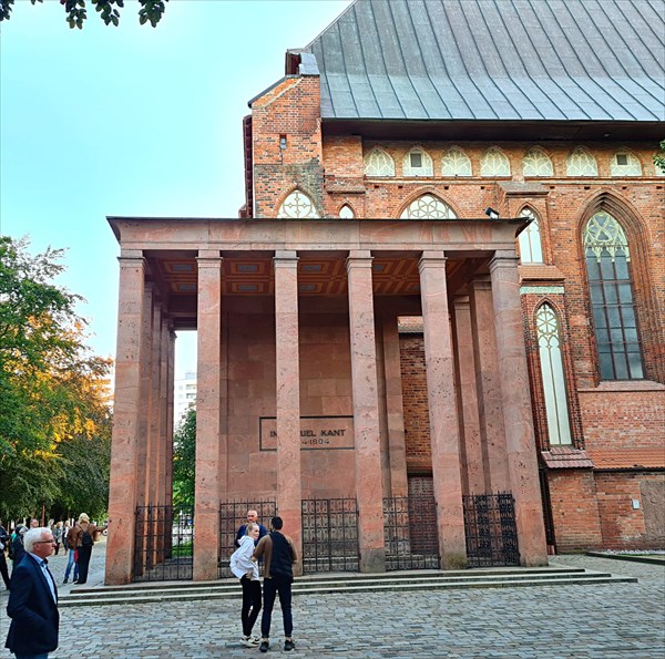 163-Усыпальница Иммануила Канта